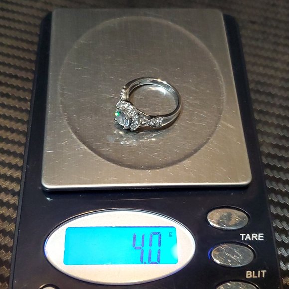 Size 7 925 Sterling Silver Beautiful Halo Setting Cubic Zirconia Ring - Picture 9 of 9